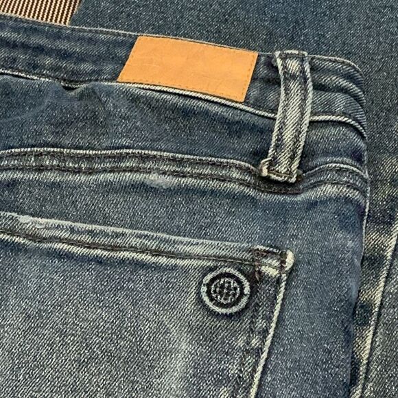 Max Studio Indigo Jeans Sz 10 high waters capri - Picture 7 of 11